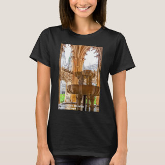 Camiseta Fonte Gótica e Cloister. Mosteiro da Batalha