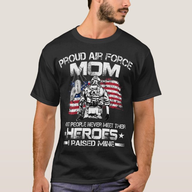 Camiseta Força Aérea Orgulhosa Mãe Formatação da Força Aére (Frente)