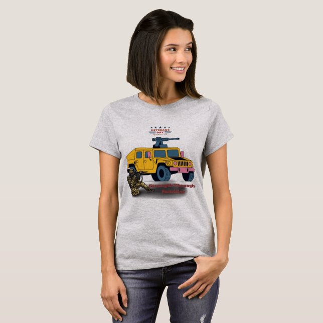 Camiseta Força através do sacrifício cinza (Frente Completa)
