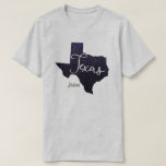 Camiseta Forma de Estado das Estrelas Noturnas do Texas<br><div class="desc">Assim como as estrelas à noite no Texas, esta forma de estado apresenta um estado azul-céu noturno com um borrão de estrelas brilhantes. Um design elegante e elegante com a palavra "Texas" cortado do centro. Perfeito para coordenar a decoração ou apenas uma maneira única e encantadora de mostrar seu amor...</div>