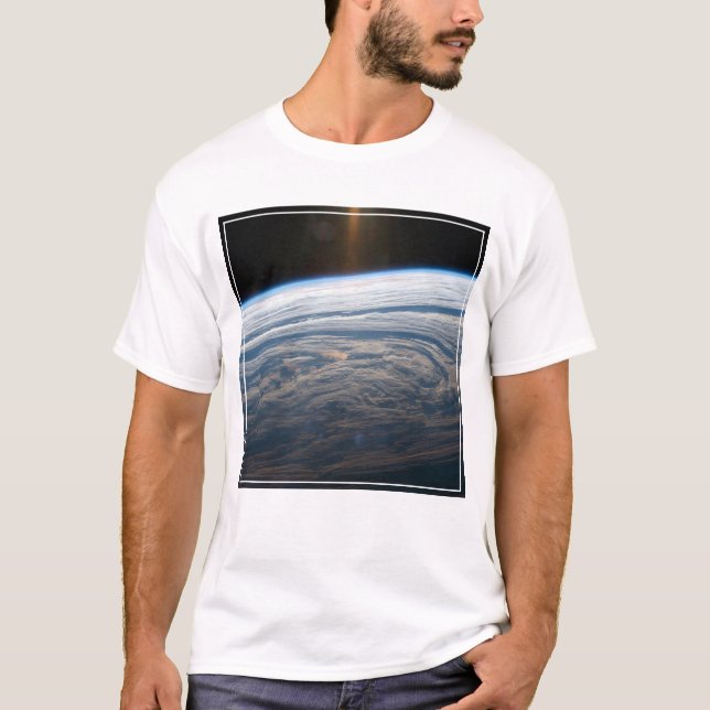 Camiseta Formações Nuvens No Oceano Índico Sul. (Frente)