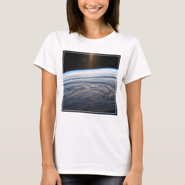 Camiseta Formações Nuvens No Oceano Índico Sul. (Frente)