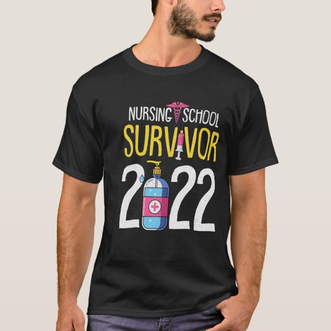 Camiseta Formando de Enfermeiro de Sobrevivência da Escola  (Frente)