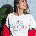 Camiseta Formando Gelado Flor Selvagem Moderno de Flor Selv<br><div class="desc">A Camiseta Moderna de Flor Selvagem Borrente de Graduação é a adição perfeita ao seu armário! Esta moda e na moda apresenta um belo design de flor silvestre de verão, com flores ilustradas e brilhantes e delicadas pétalas botânicas florescendo em todas as direções. O moderno estilo retrorreflector adiciona um toque...</div>