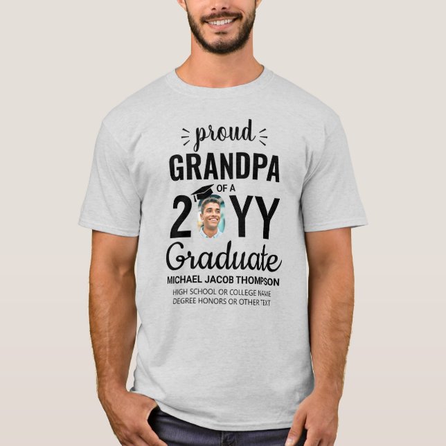 Camiseta Formando Graduação de Fotos Ano Orgulhoso Vovô (Frente)