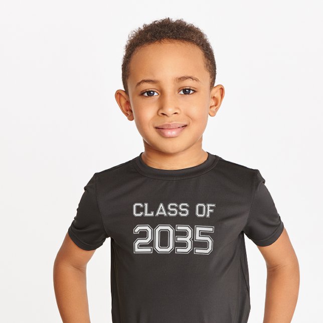 Camiseta Formatura da Turma de 2035 (Celebrate the beginning of your child's education journey with this class of 2035 shirt.)