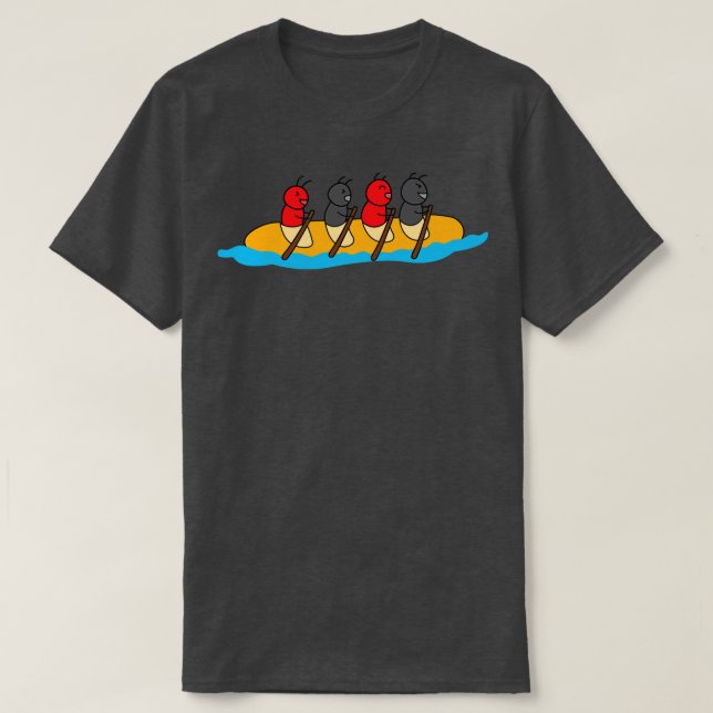 Camiseta Formigas Engraçadas Andam De Um Barco De Kayak De  (Frente do Design)
