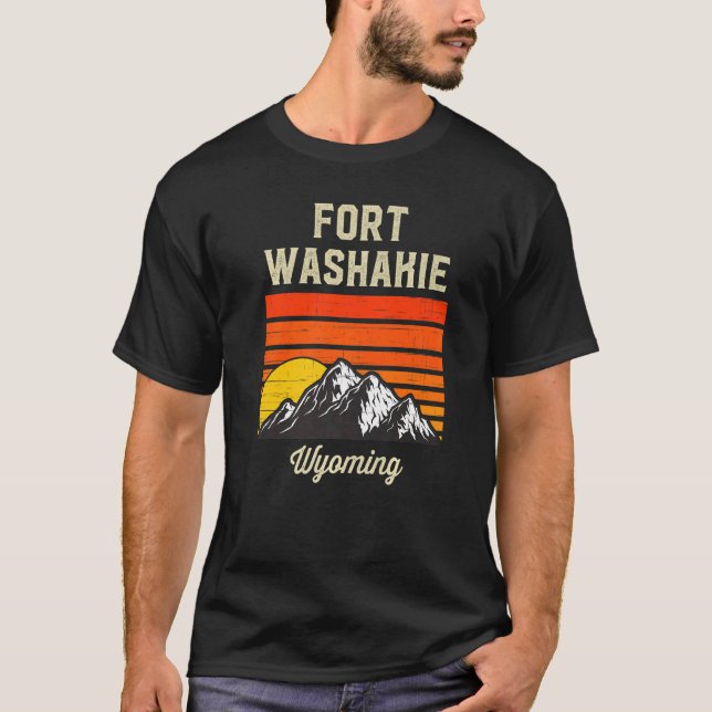 Camiseta Fort Washakie Wyoming Retro City State Usa (Frente)