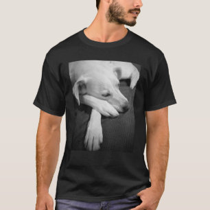 Camiseta Foto branca e negra de um lindo cão dormindo