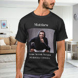 Camiseta Foto de aniversário mito mito de legenda diversão<br><div class="desc">Personalize e adicione sua própria foto do aniversariante/homem. Personalize e adicione um nome,  40 anos e um texto. Texto: O Homem,  O Mito,  A Lenda.</div>