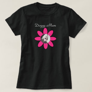 Camiseta Foto de Cachorro Bonito na Mãe Bonito de Flor Rosa