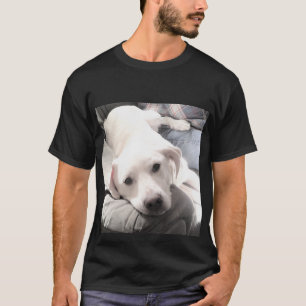 Camiseta Foto de Cão Branco Preguiçoso e Bonito Saindo co