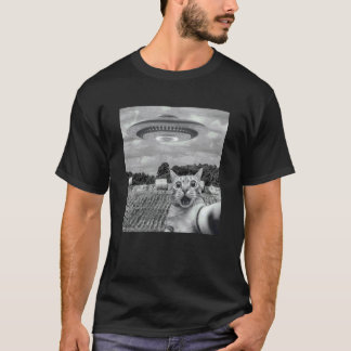 Camiseta Foto de Gato e Xícara, Encontro Hilarante com Alie