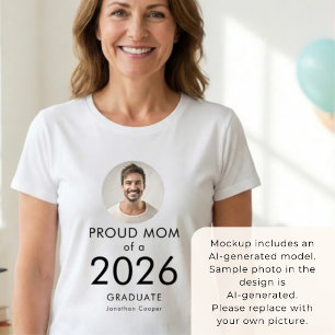 Camiseta Foto de Texto em Negrito Mãe Orgulhosa de Graduado