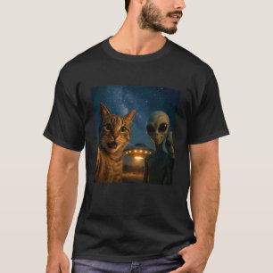 Camiseta Foto Engraçada de Gato com Meme de Alien OVNI