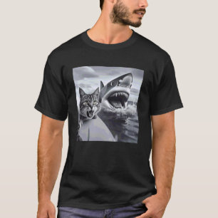 Camiseta Foto engraçada de gato surfando com meme de tubarã
