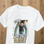 Camiseta Foto personalizada de bebê do pai Moderno Grunge S<br><div class="desc">Este design simples e clássico é composto por tipografia serif e adiciona uma fotografia personalizada do seu filho,  adiciona o nome do seu filho.</div>
