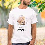 Camiseta Foto Personalizada Pet Puppy Puppy Pet Do Cão-Gran<br><div class="desc">Vovô Cão... Surpreenda seu Avô de Cachorro favorito neste Dia de os pais, Natal ou seu aniversário com esta super fofinha camiseta personalizada. Personalize esta camisa do avô de cachorro com as fotos favoritas do seu cachorro, e o nome. Esta camisa de vovô de cachorro é uma obrigação para amantes...</div>