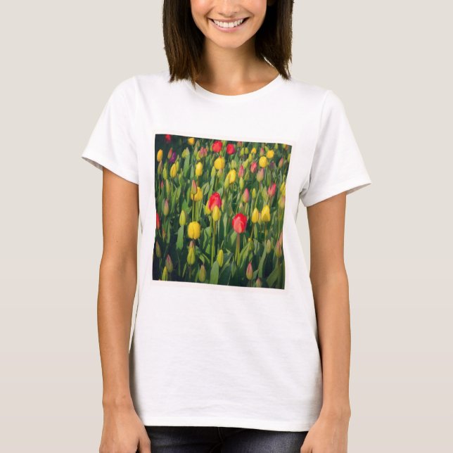 Camiseta Foto Quadrada - Tulipas Coloridas (Frente)