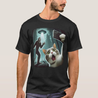 Camiseta Fotobombs Gato Selfie com OVNI na Floresta