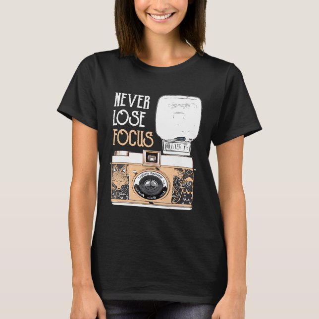 Camiseta Fotografia da câmera com foco no Perder nunca engr (Frente)