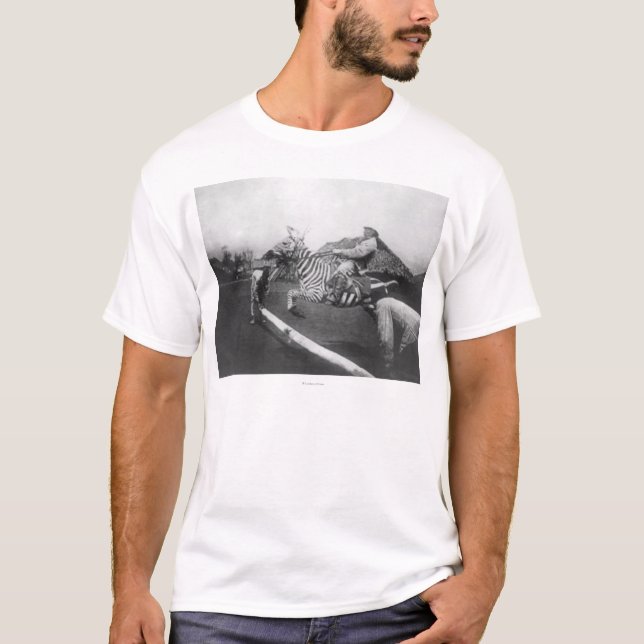 Camiseta Fotografia de salto da cerca da zebra da equitação (Frente)