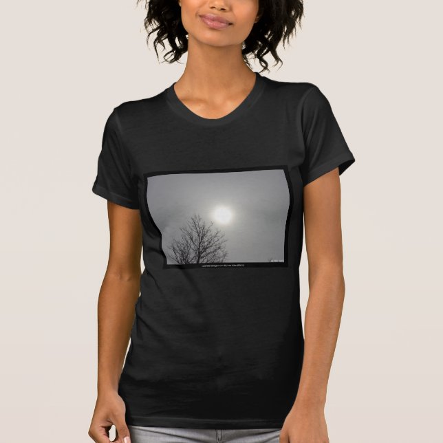 Camiseta Fotografia "Noon Day Sun" de Lee Hiller Oferece pr (Frente)