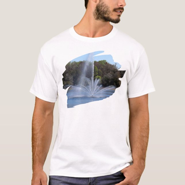 Camiseta Fountain On A Pond (Frente)