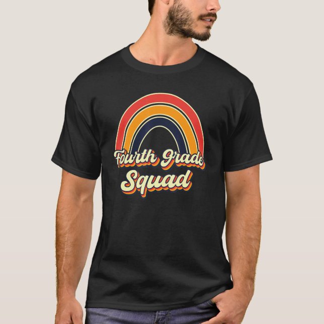 Camiseta Fourth Grade Squad Teacher Retro Rainbow For Boys  (Frente)