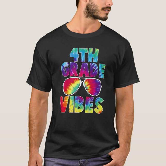 Camiseta Fourth Grade Vibes Back To School Retro 4th Grade  (Frente)