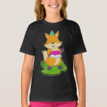 Camiseta Fox Birthday Cake<br><div class="desc">Este design é o presente perfeito para um aniversário, Natal e outras celebrações. É adequado para mulheres, homens e crianças.</div>