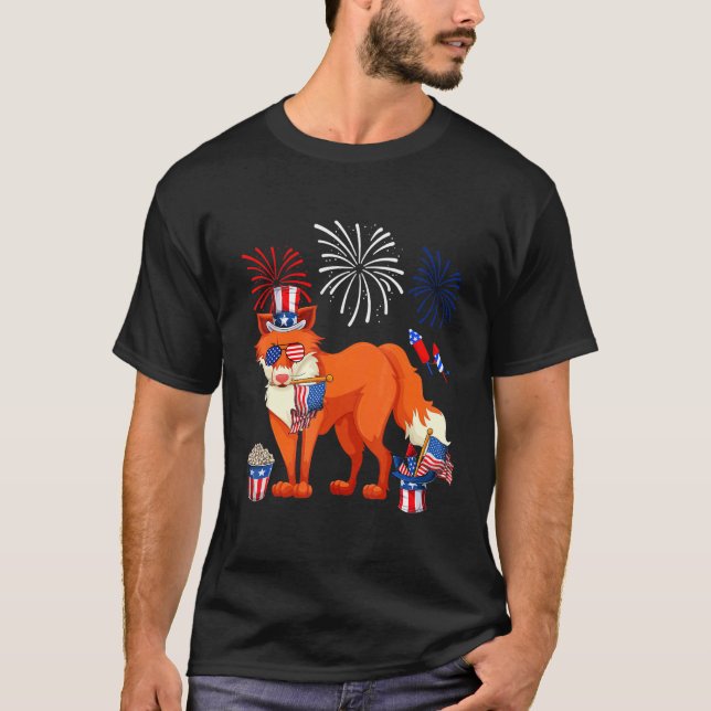 Camiseta Fox Holding American Flag Sunglasses Happy 4th Of  (Frente)