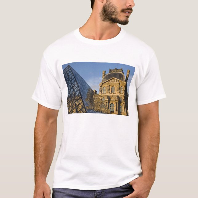 Camiseta França, Paris, Museu do Louvre e a Pirâmide, (Frente)