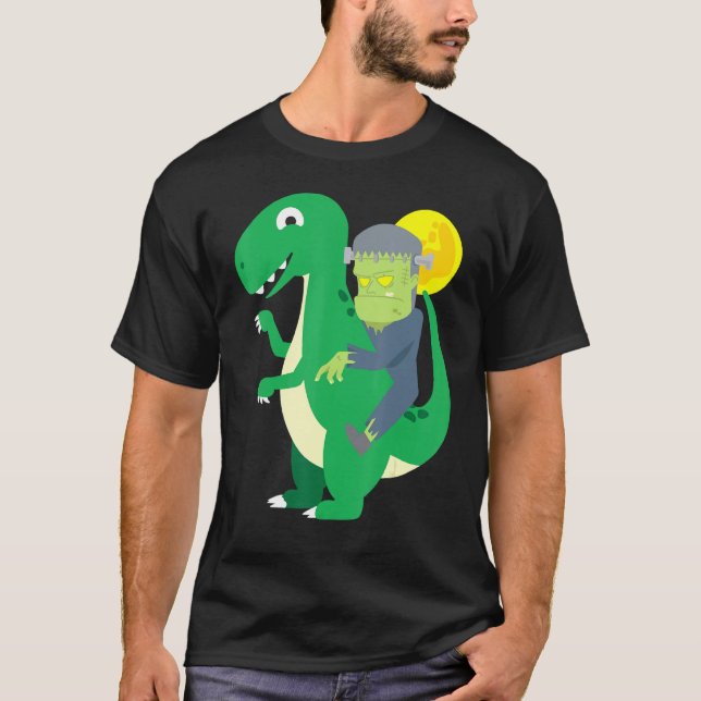 Camiseta Frankenstein Riding T Rex Legal Dinossaur Hallowee (Frente)
