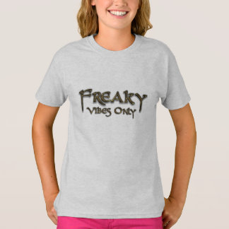 Camiseta "Freaky Vibes Only"-dgn1 by Maaya Prints, Kids'