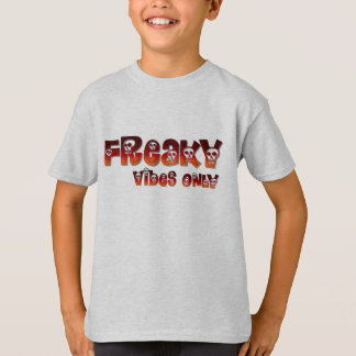 Camiseta "Freaky Vibes Only"-dgn4 por Maaya Prints, Criança