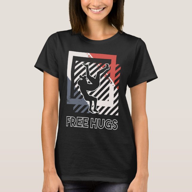 Camiseta Free Hus Cuddle Embrace Professional Wrestling Coa (Frente)