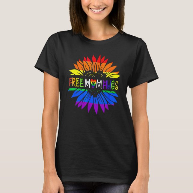 Camiseta Free Mãe Hugs Orgulho gay Lgbt Daisy Rainbow Flowe (Frente)