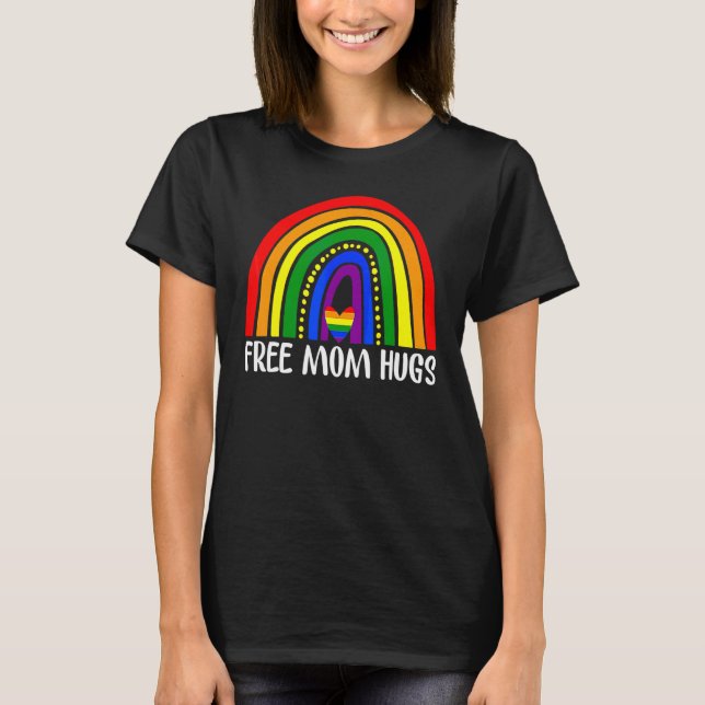 Camiseta Free Mãe Hugs Rainbow Heart Orgulho gay Lgbt (Frente)
