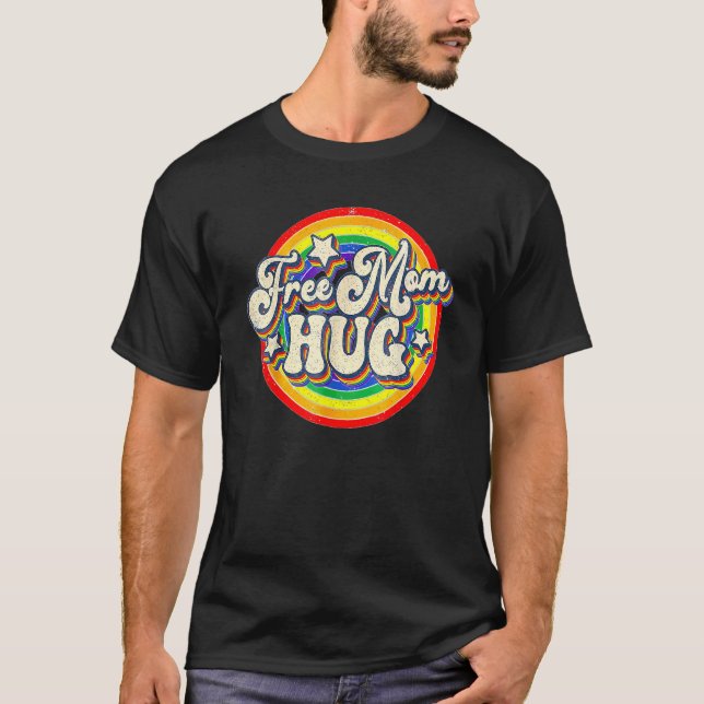 Camiseta Free Mom Hug LGBT Pride Pride Mom Month Retro Vint (Frente)