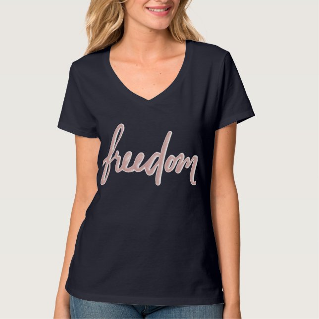 Camiseta FREEDOM Minimal Text DesignT-Shirt (Frente)