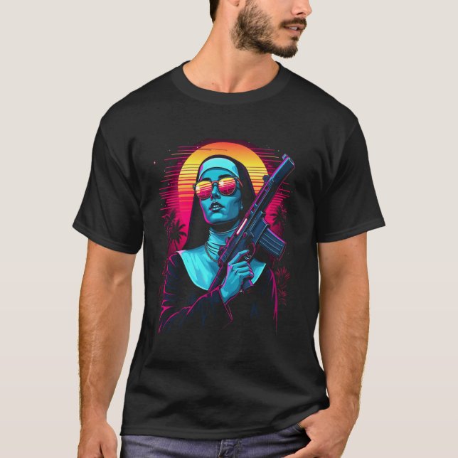 Camiseta Freira com uma Arma Fogo Sagrado Retro Synthwave G (Frente)