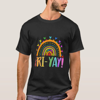 Camiseta Fri-Yay Teacher Weekend Friday Boho Rainbow