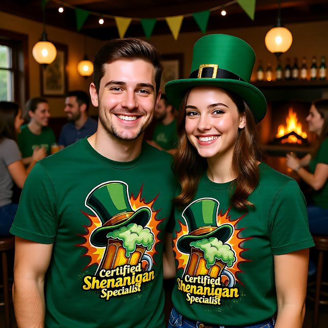 Camiseta Front / back print Certified Shenanigan Specialist (Front  back print Certified Shenanigan Specialist T-Shirt)