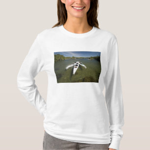 Camiseta Frota de Kayak em Repouso Durante o Final da Tarde