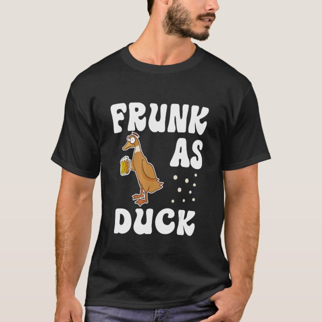 Camiseta Frunk As Duck Rubber Duck Bebendo Humor (Frente)