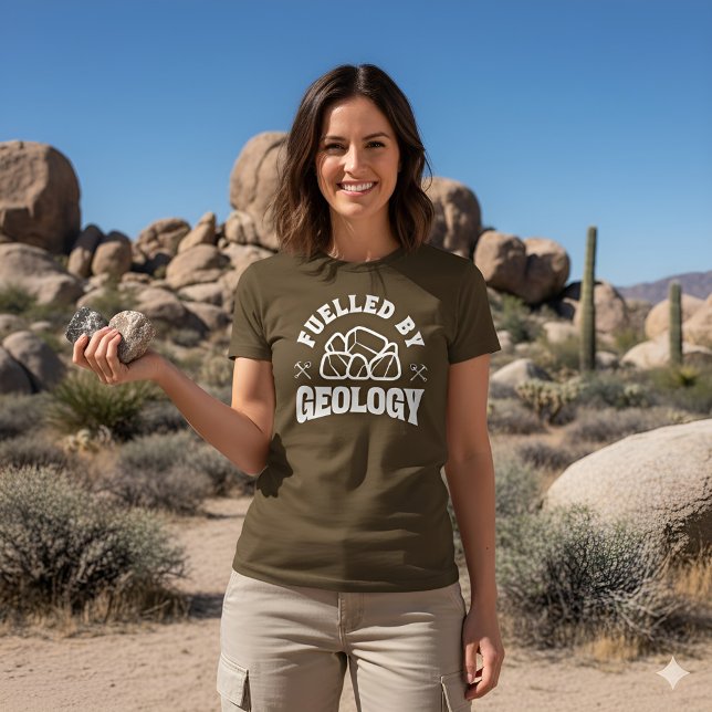 Camiseta Fuelled by Geology Rock Lover Funny Geologist Gift (Criador carregado)