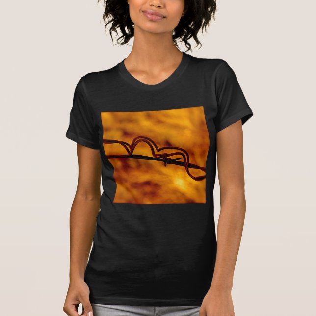 Camiseta Fuga de arame laranja amarelo (Frente)