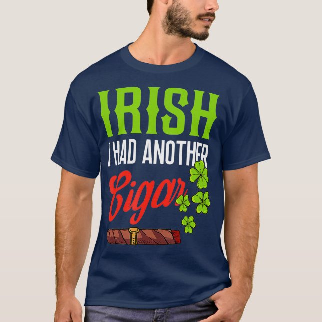 Camiseta Fumaça de Charuto Irlandês Engraçado com Dia de Sã (Frente)