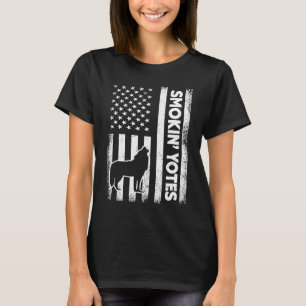 Camiseta Fumando Yotes American Patriot Coyote Animal Enth